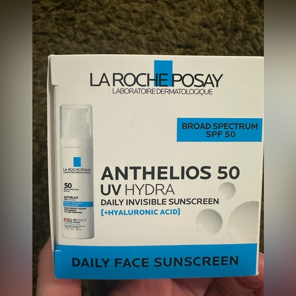 La Roche Posay Anthelios Daily Invisible Sunscreen SPF 50 Daily Face Sunscreen - Picture 3 of 4